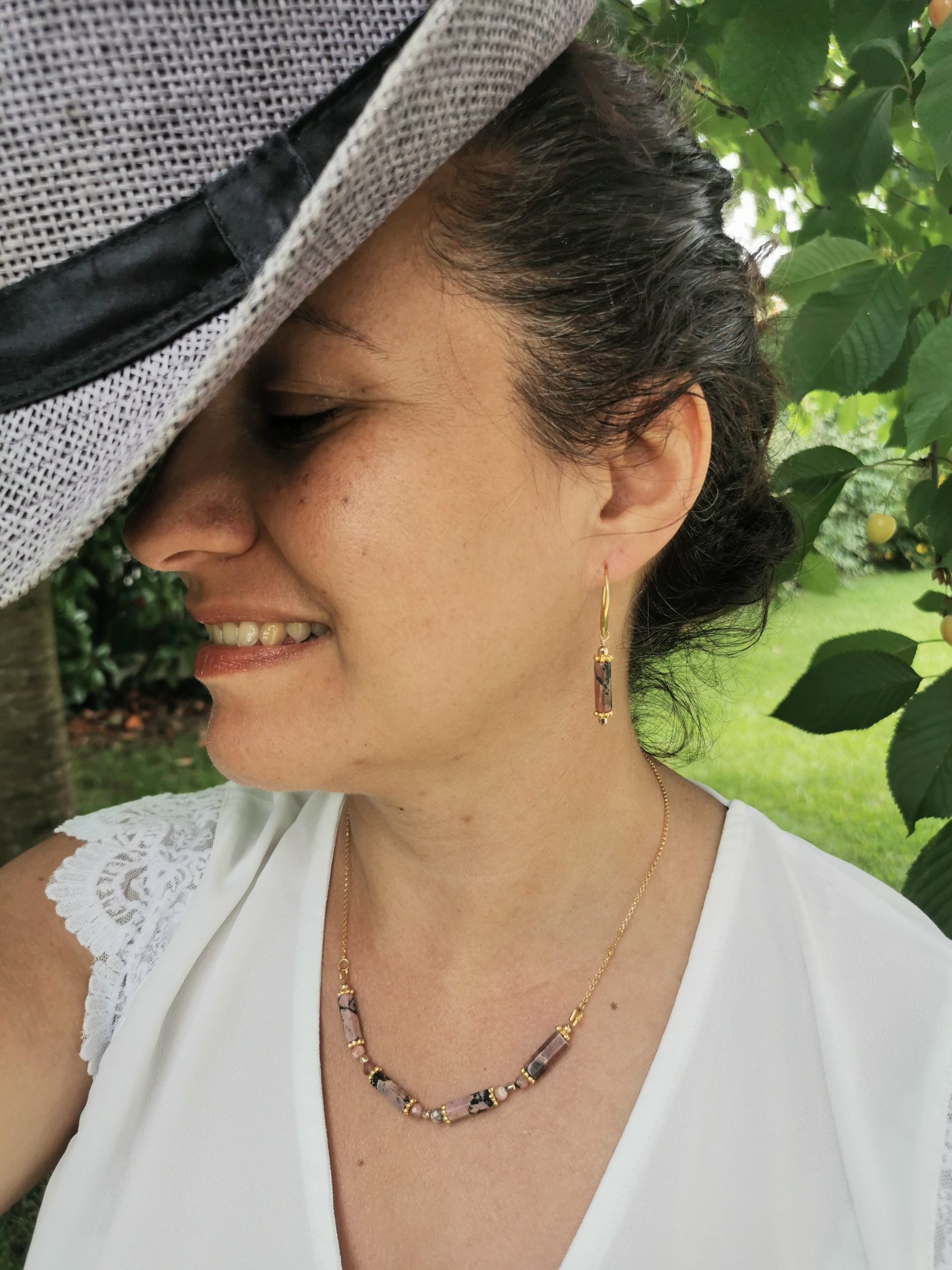 Collier Polis porté