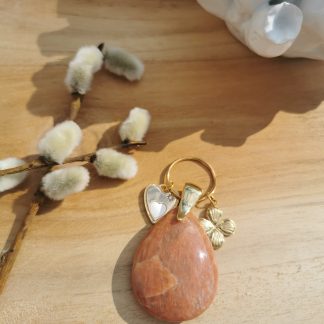 Pendentif Néfertari Pierre de lune rose